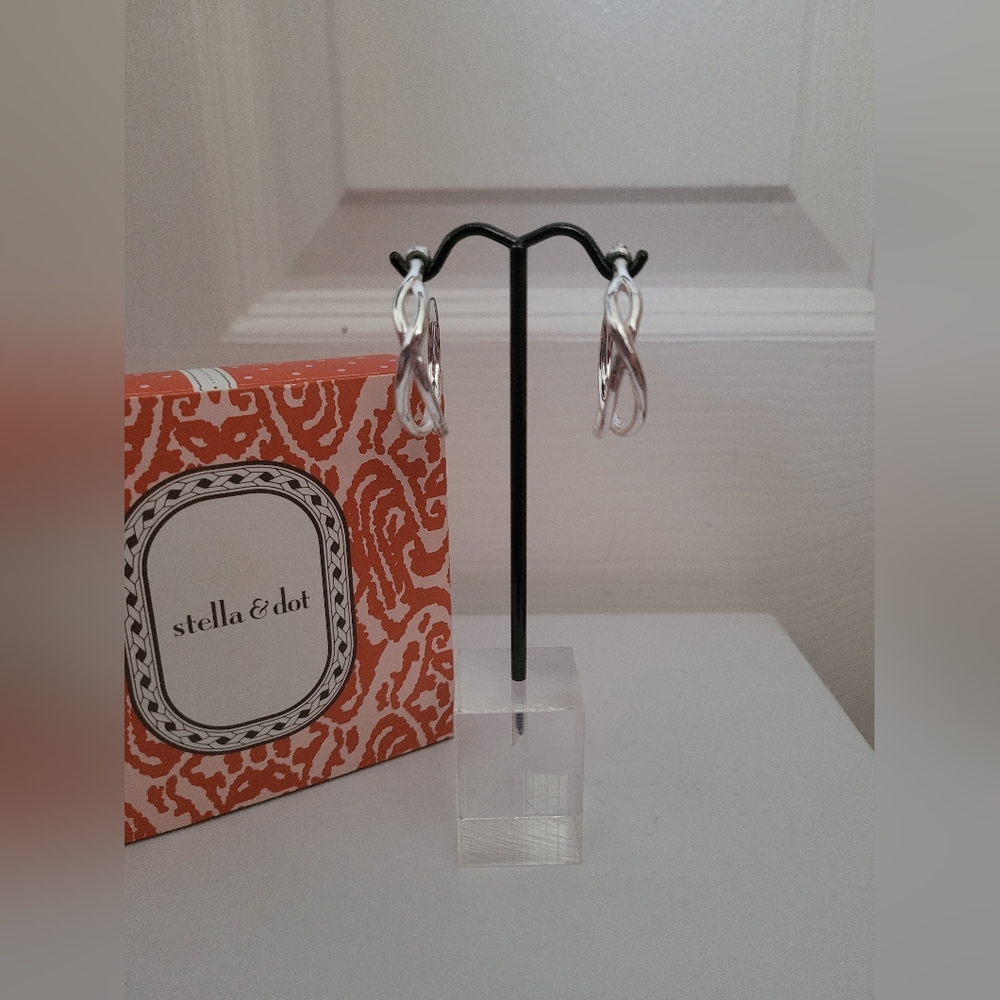 Stella & Dot Odette Hoop Earrings - Picture 2 of 8